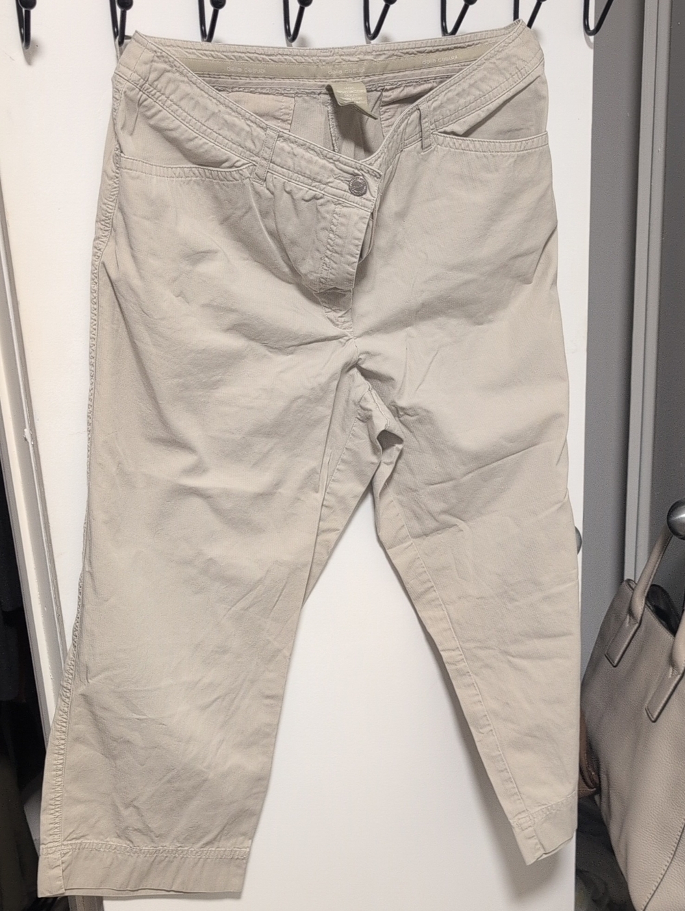 Women's Casual Beige 100% Cotton Capri Pants